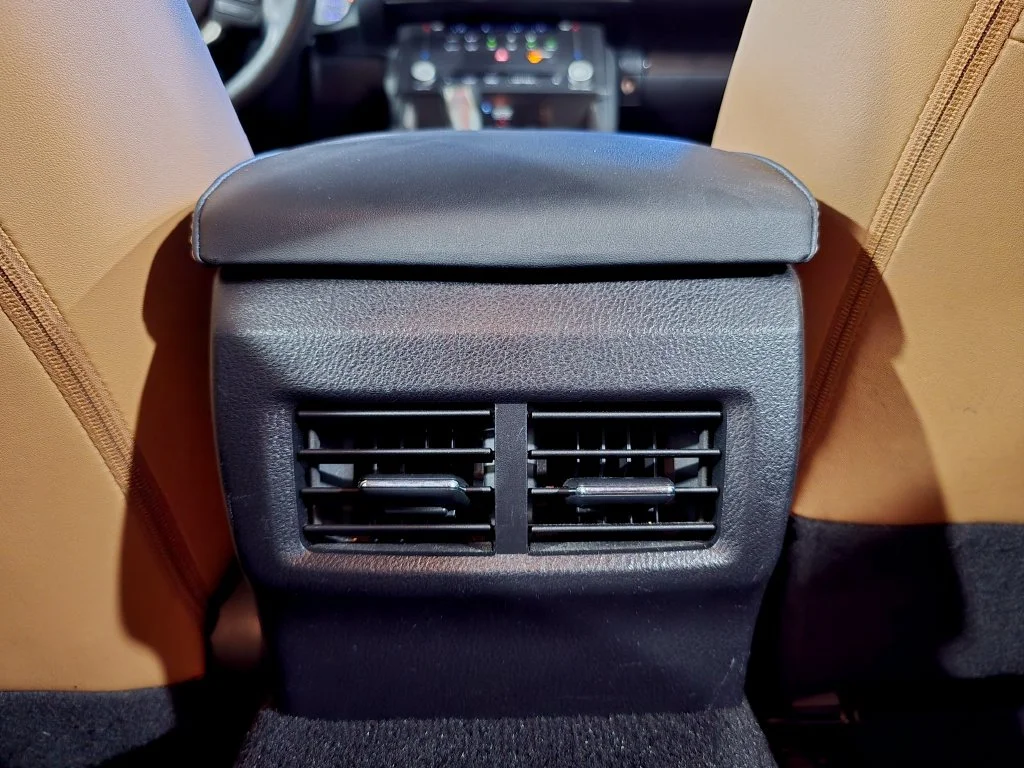 Used 2016 White Lexus 200t image 28