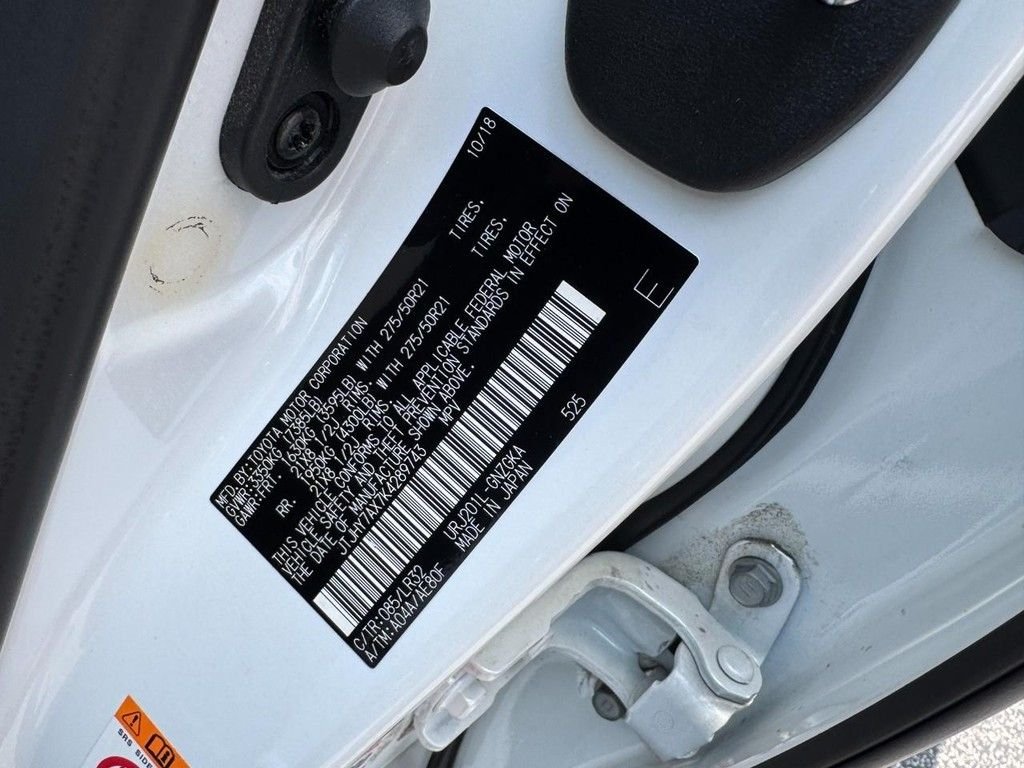 Used 2019 White Lexus 570 image 31