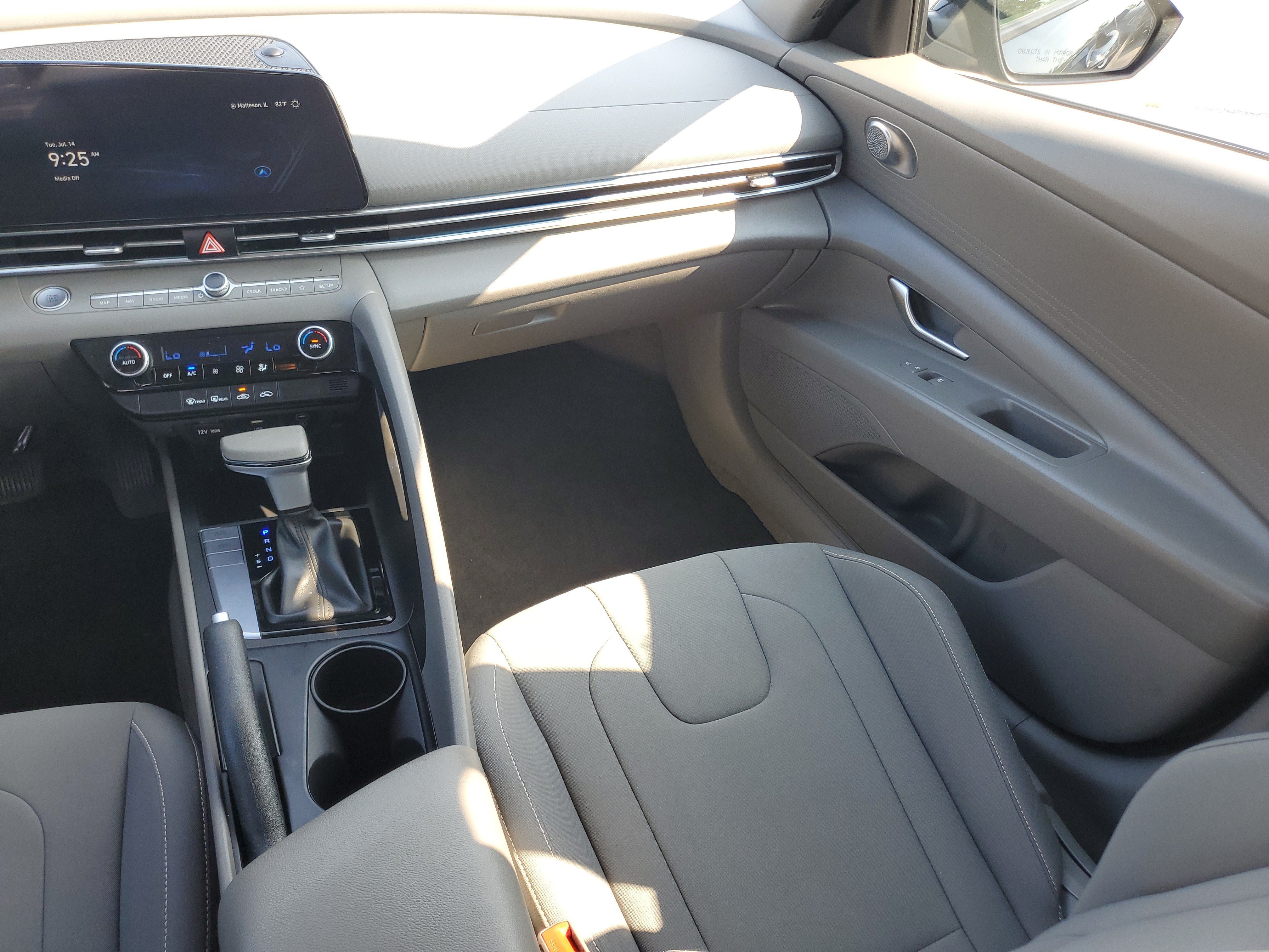 Used 2024 Abyss Black Hyundai SEL image 15