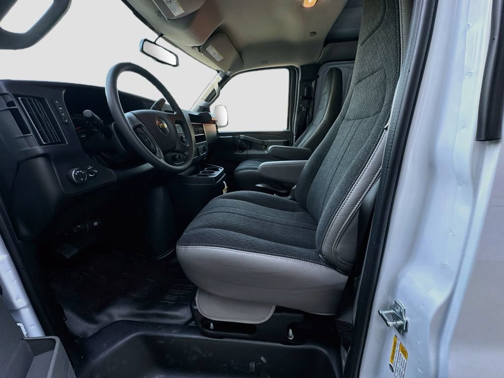 2026 Chevrolet Express Cargo Work Van - Photo 22