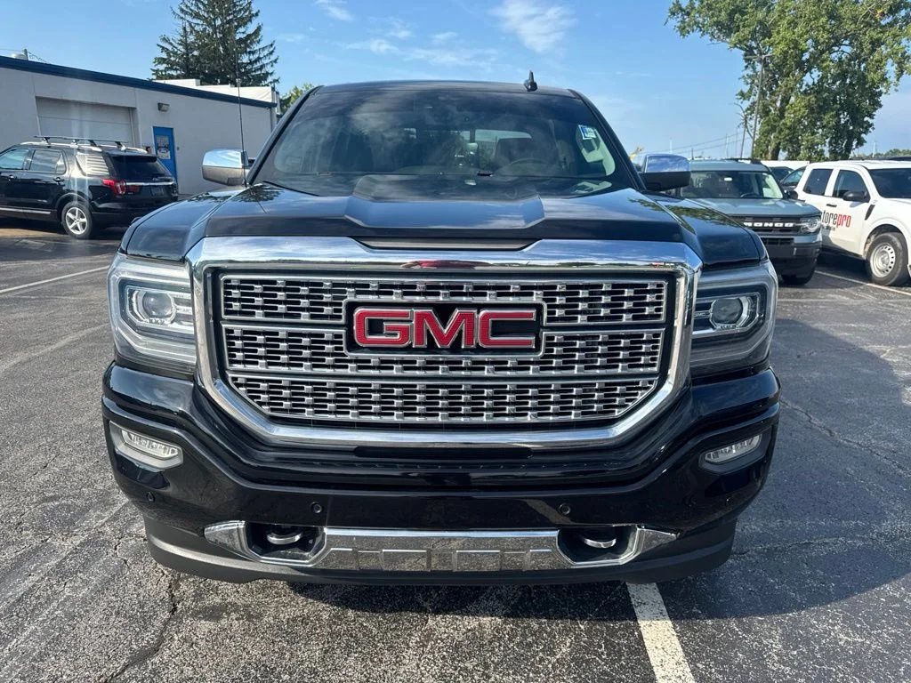 Used 2017 Black GMC Denali image 9