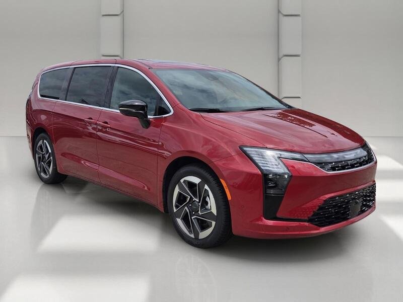 New 2027 Red Hot Pearl-Coat Exterior Paint Chrysler LIMITED FWD image 7