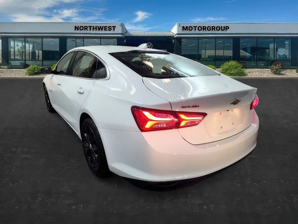 Used 2022 Summit White Chevrolet LT image 3