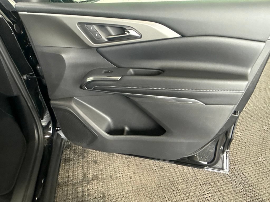 2027 Chevrolet Traverse LT - Photo 20
