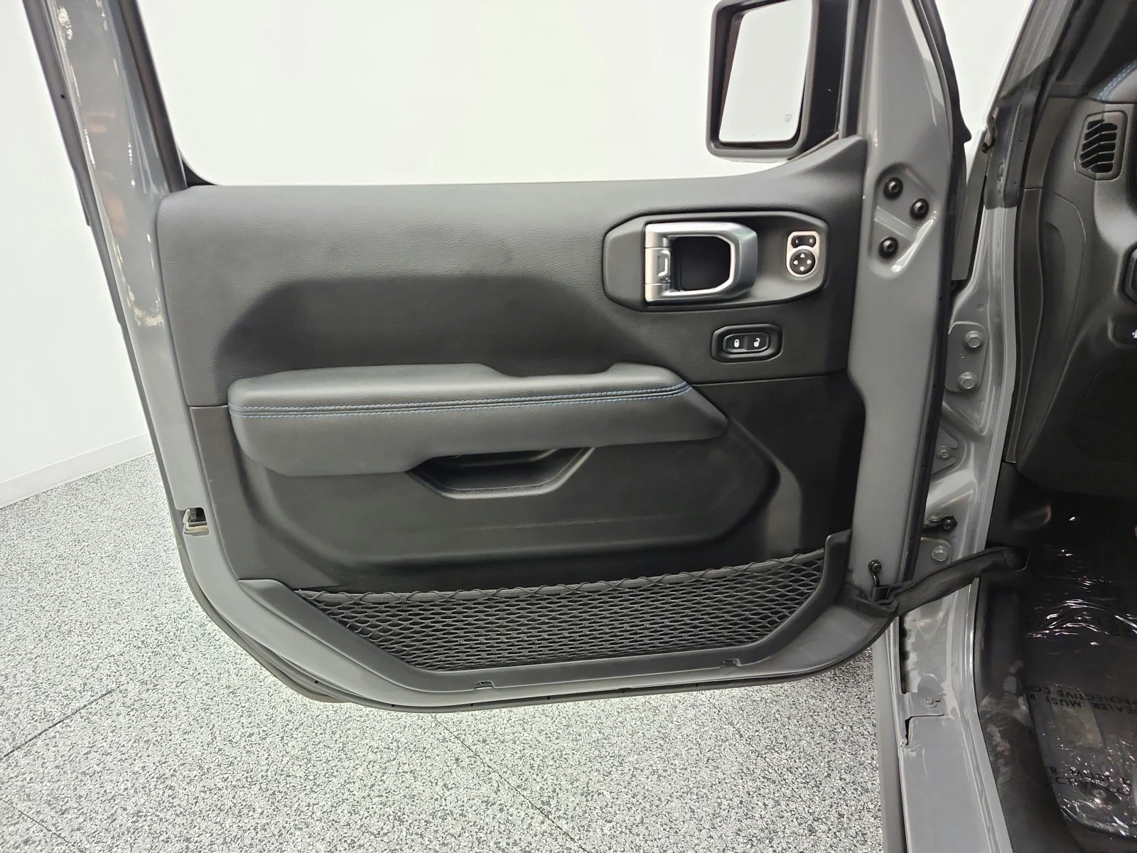 Used 2023 Sting-Gray Clearcoat Jeep Rubicon 4x4 image 12