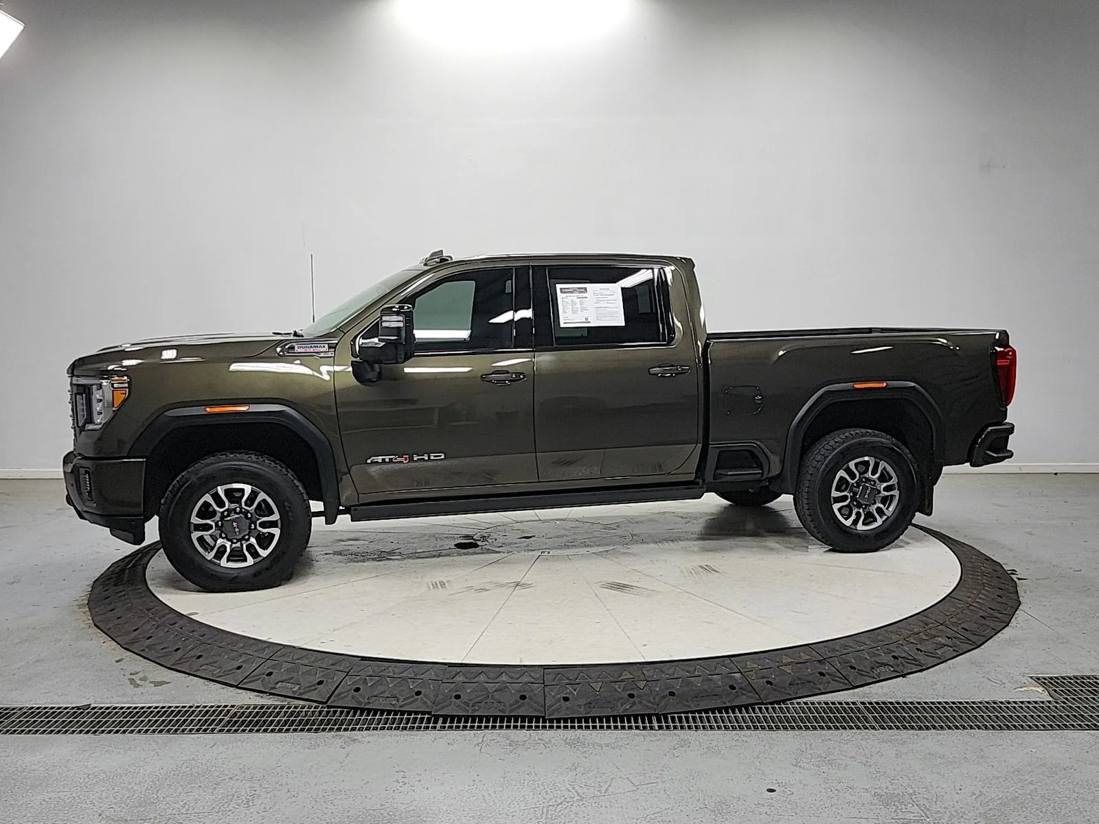 Used 2022  GMC AT4 image 4