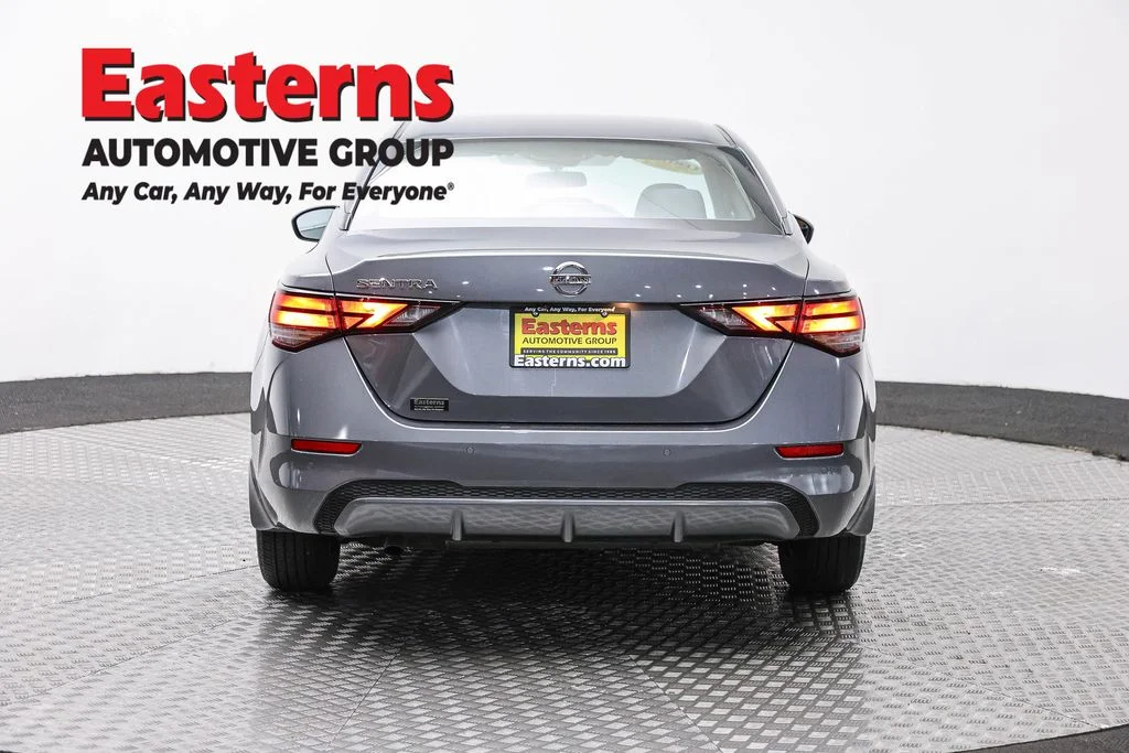 Used 2023 Gray Nissan S image 6