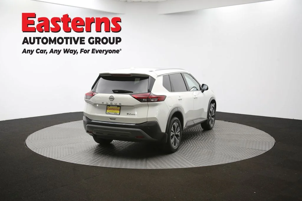 Used 2022 White Nissan SV image 41