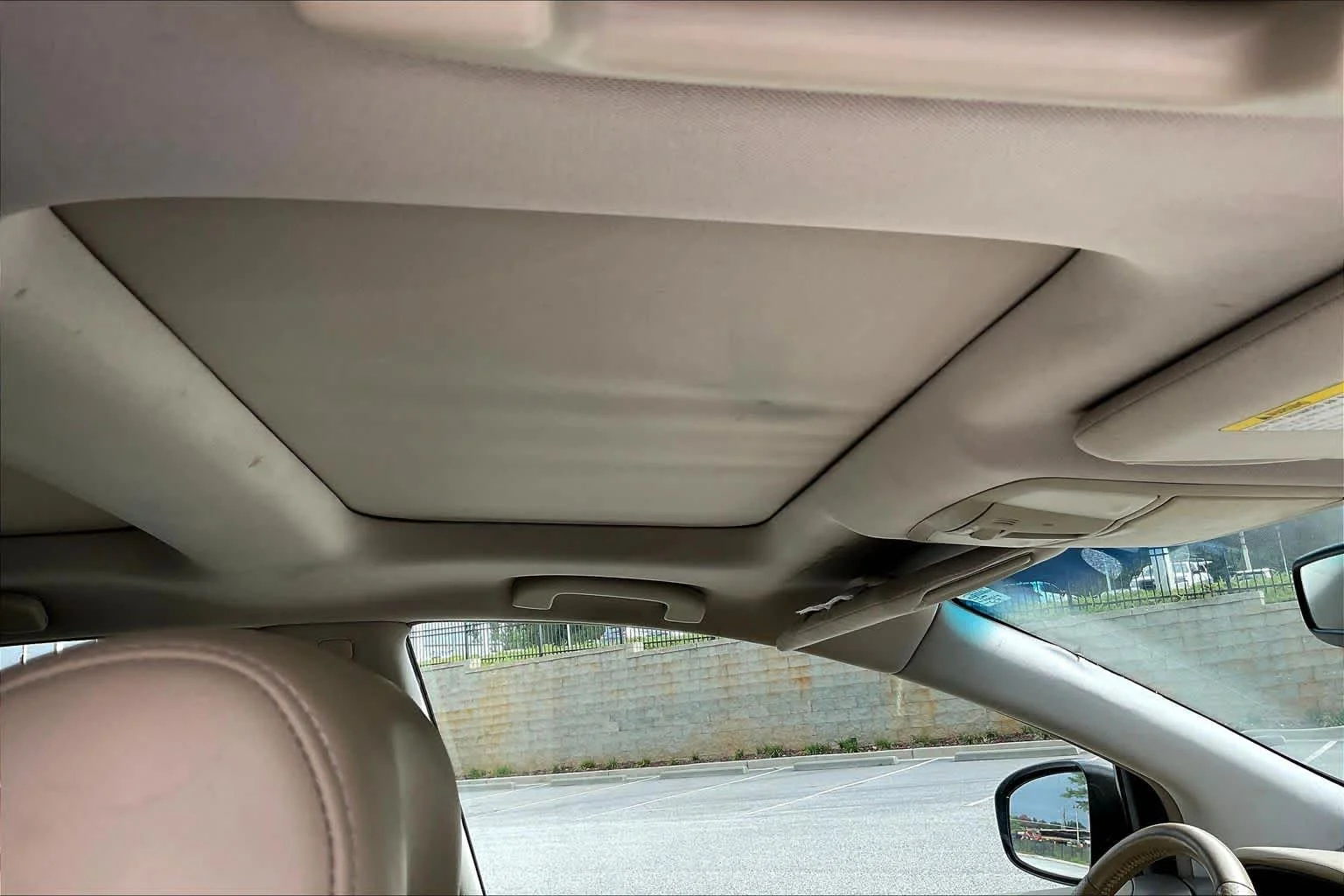 Used 2009 Platinum Graphite Nissan SL image 13