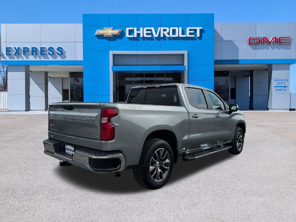 Used 2025 Gray Chevrolet LT image 3