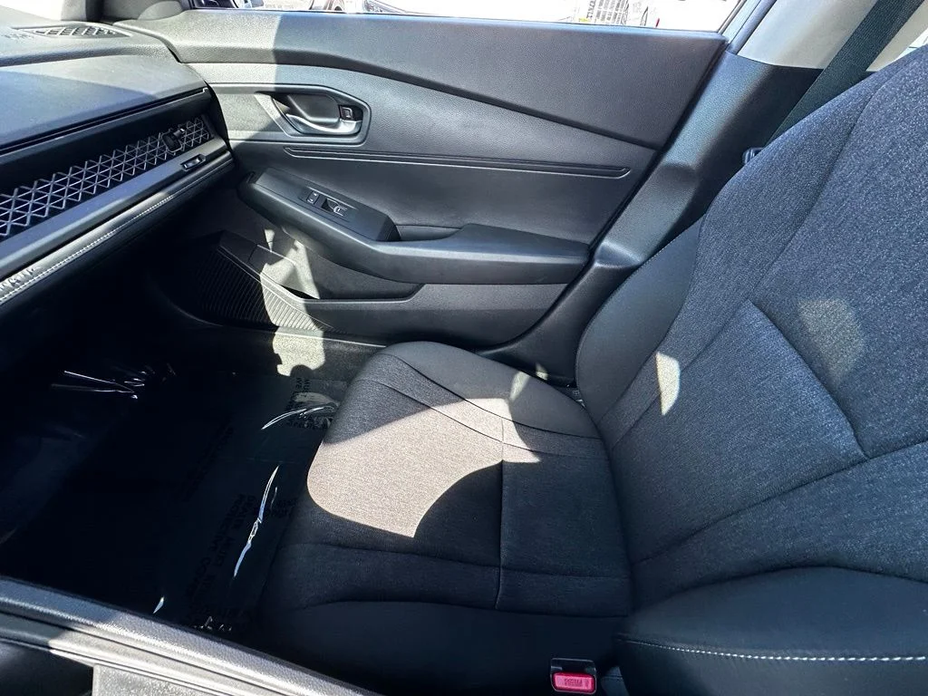 Used 2023 Silver Honda LX image 29