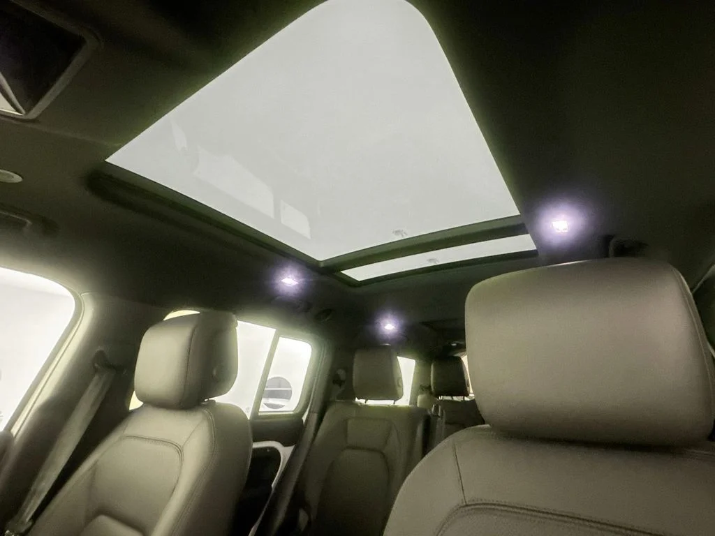 New 2026 White Land Rover X-Dynamic SE image 20