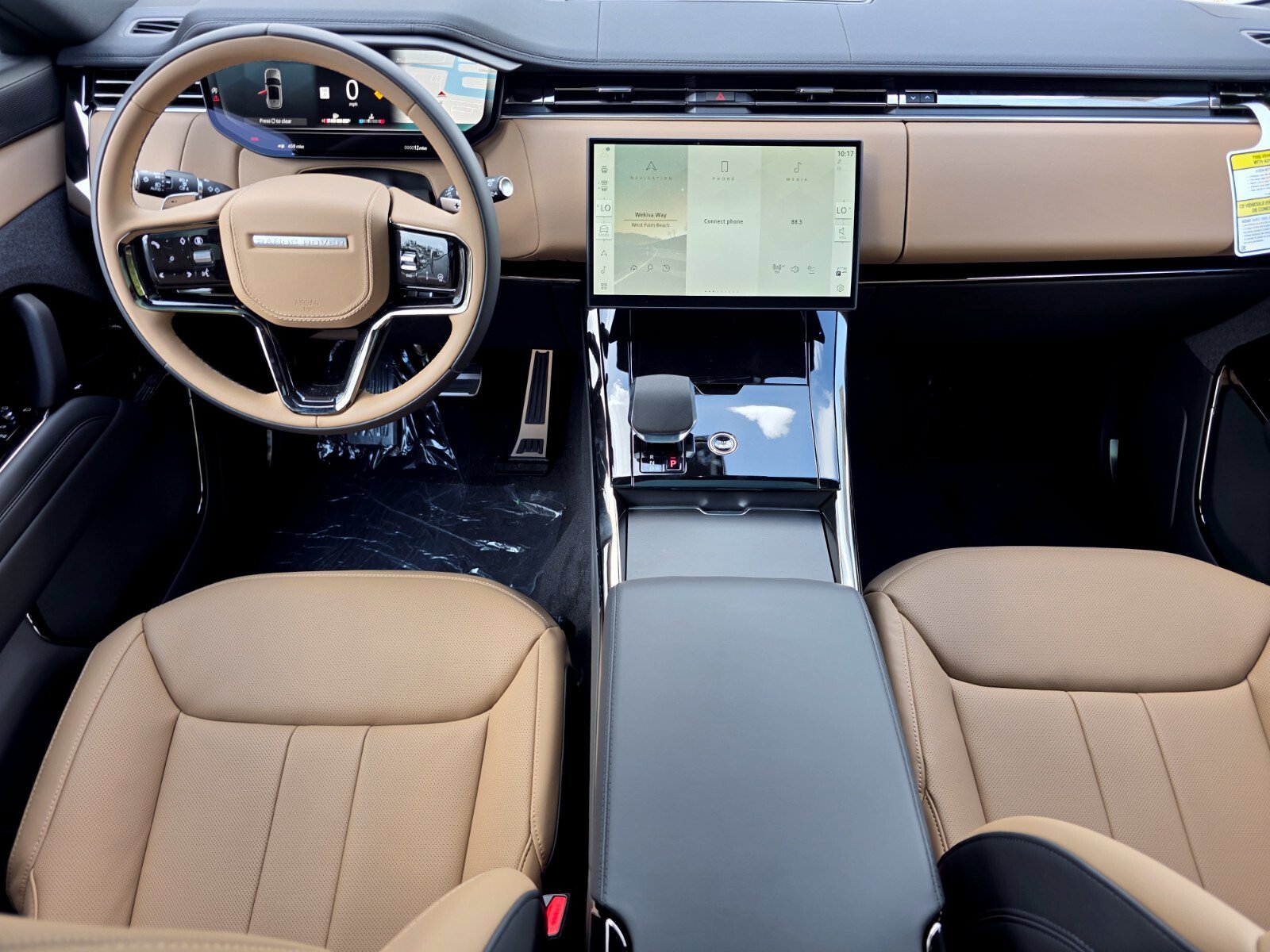 New 2026 Fuji White Land Rover P400 Dynamic SE image 4