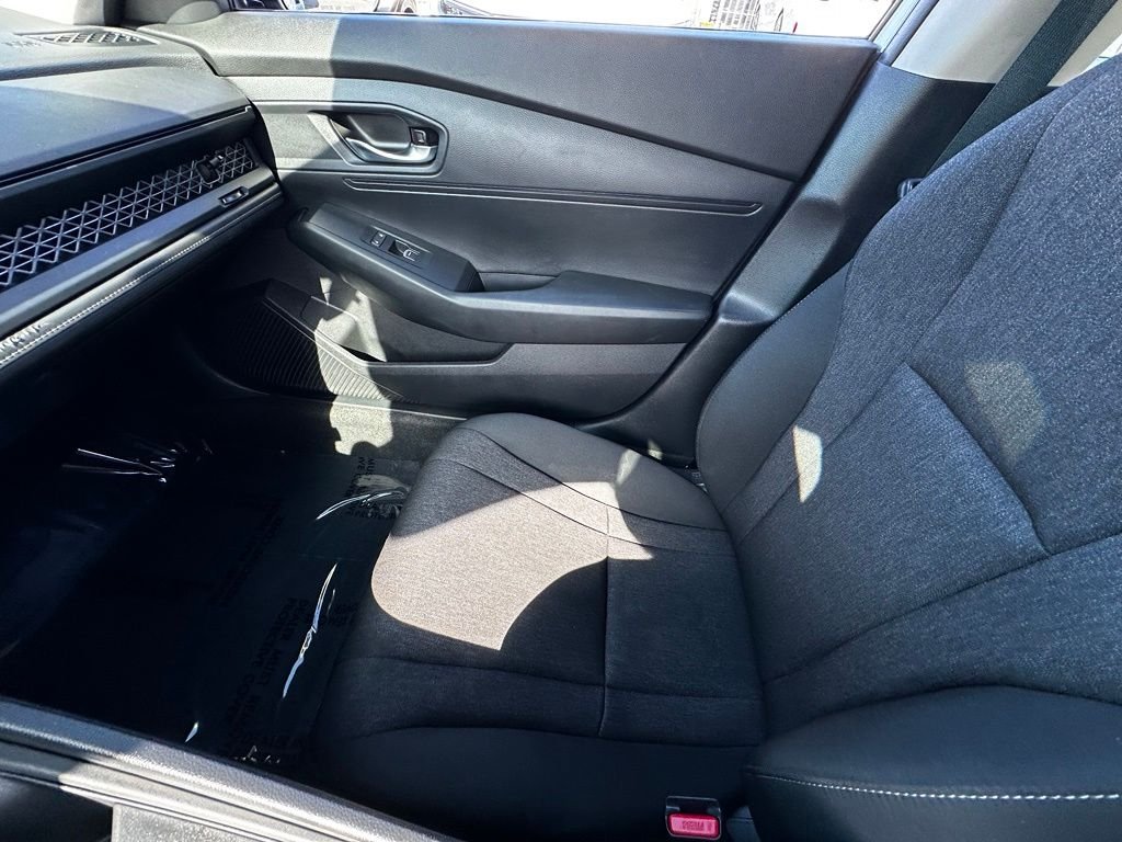Used 2023 Silver Honda LX image 29