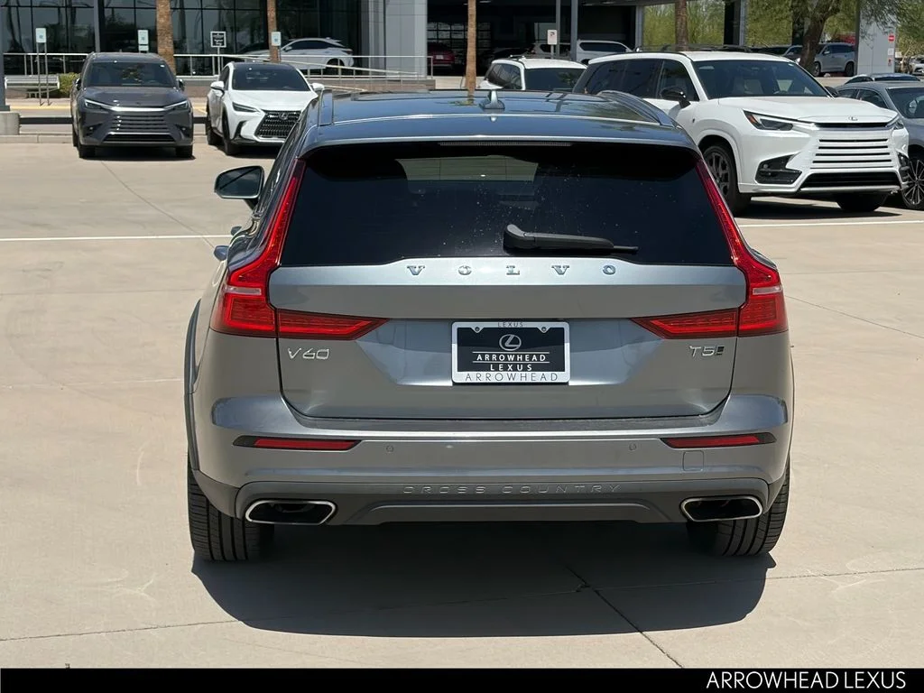 Used 2020 Gray Volvo T5 image 5
