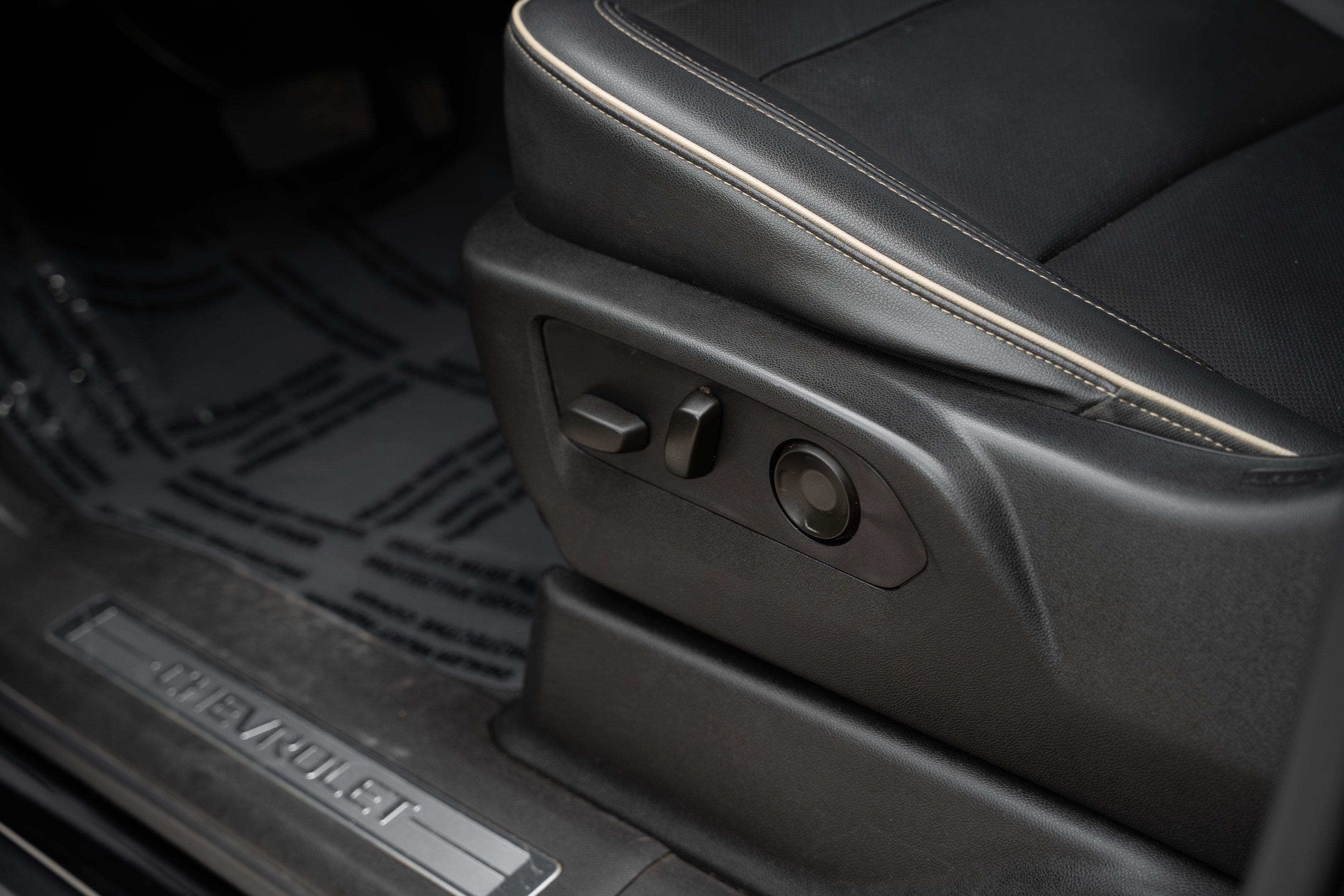 Used 2021 Black Chevrolet Premier image 19