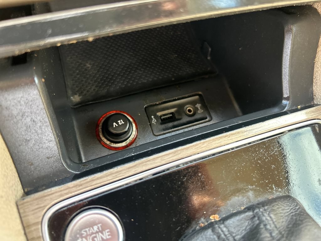 Used 2018 Black Volkswagen 2.0T SE image 28