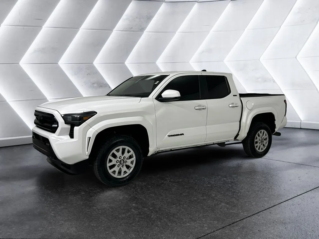 Used 2024 White Toyota SR5 image 3