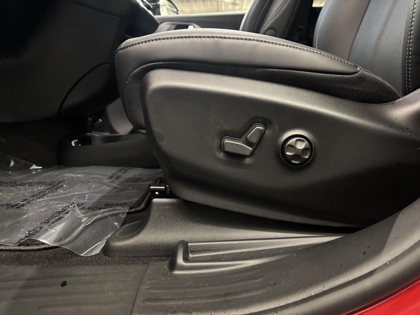 2026 Chrysler Pacifica Select - Photo 26