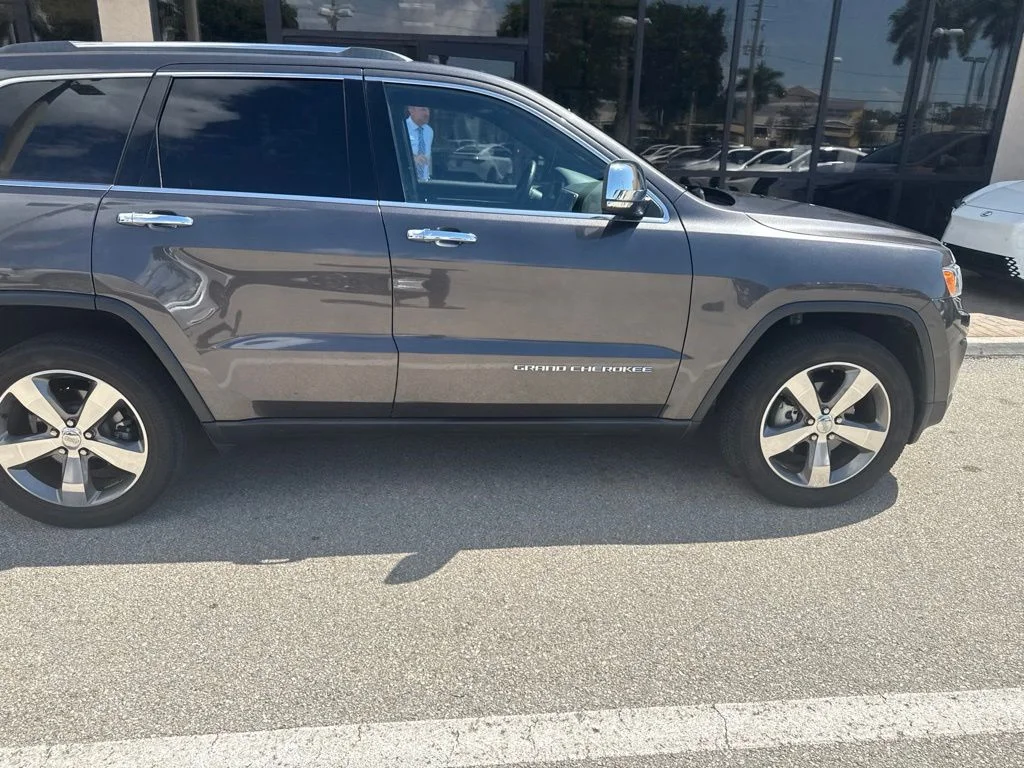 Used 2016 Gray Jeep Limited image 17