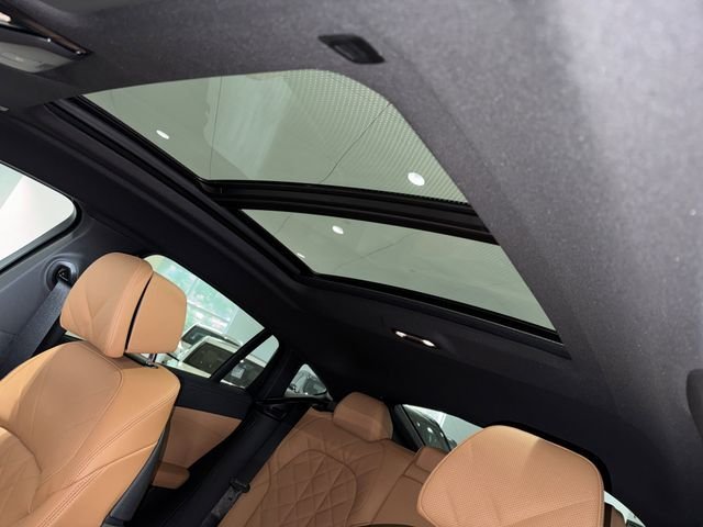 New 2027 Mineral White Metallic BMW xDrive40i image 23