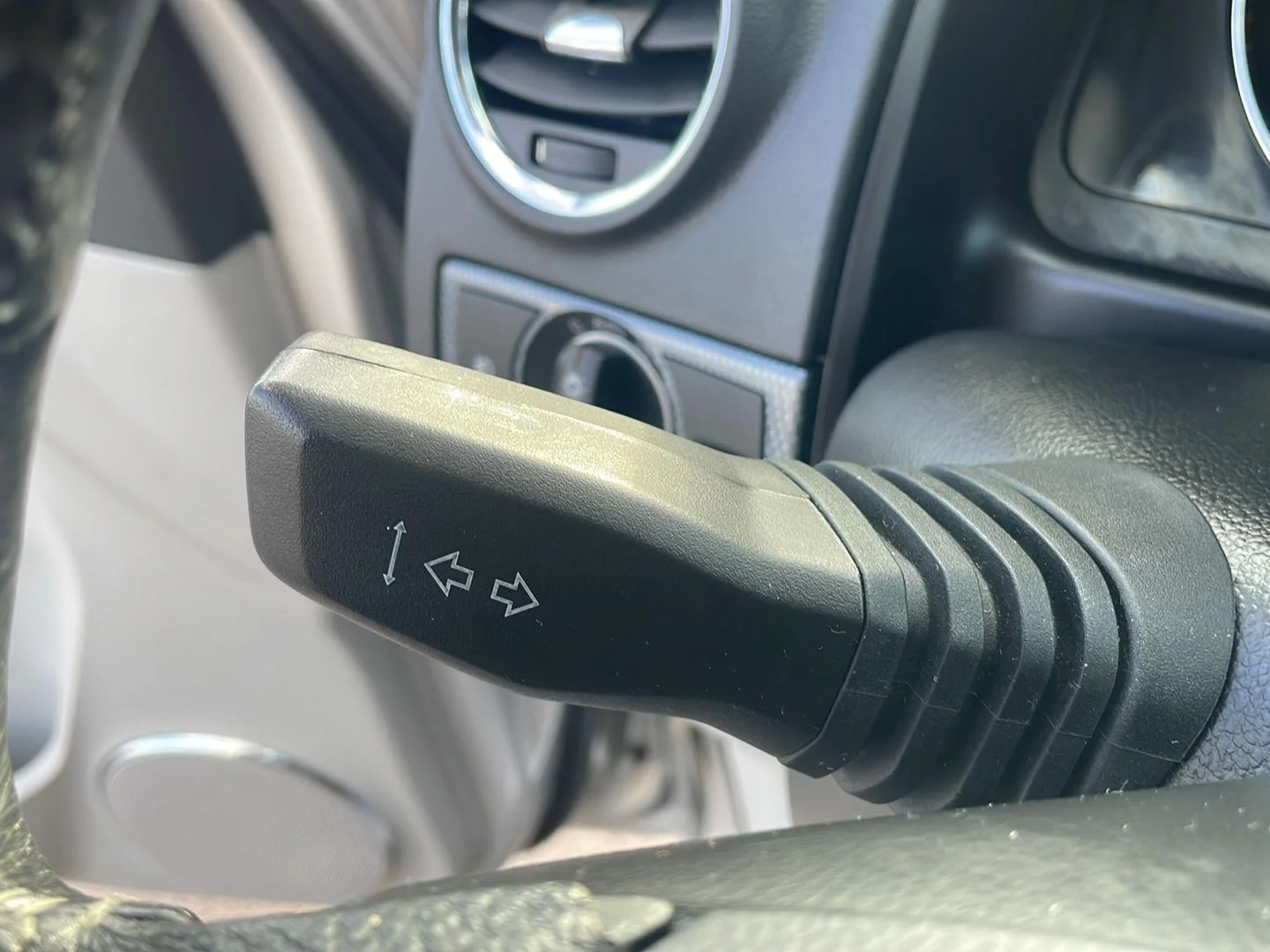 Used 2008 Silver Pearl Saturn XE image 17