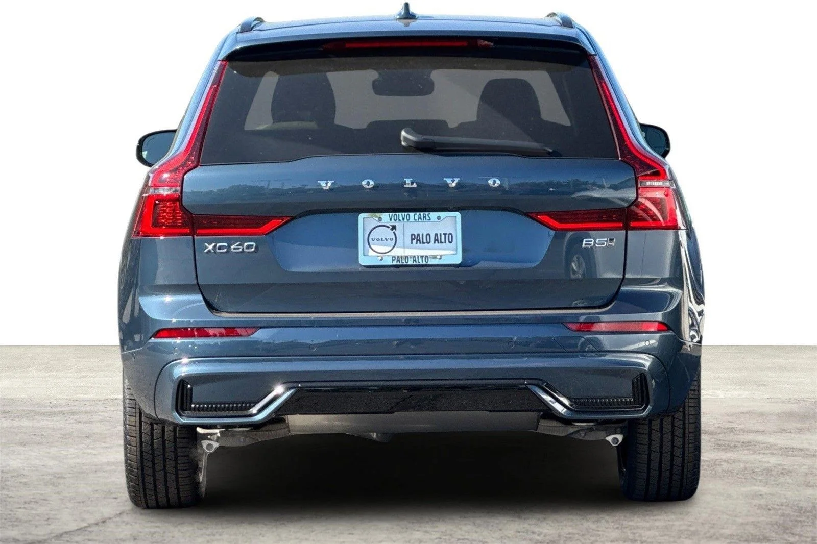 2026 Volvo XC60 Plus - Photo 8