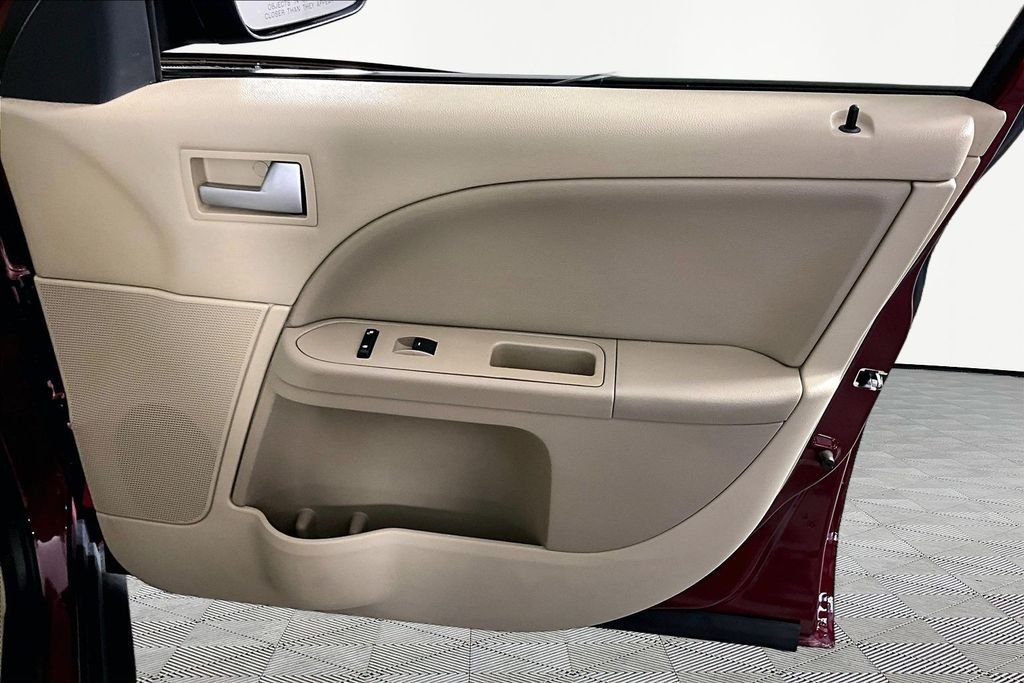 Used 2007 Red Ford Limited image 24
