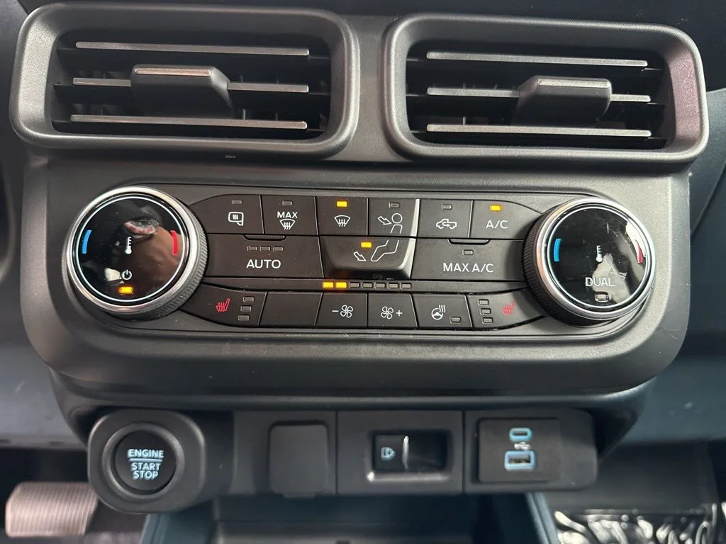 Used 2024 Azure Gray Metallic Ford Lariat image 15