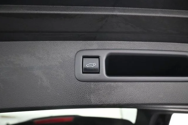 Used 2021 Black Toyota XLE image 11