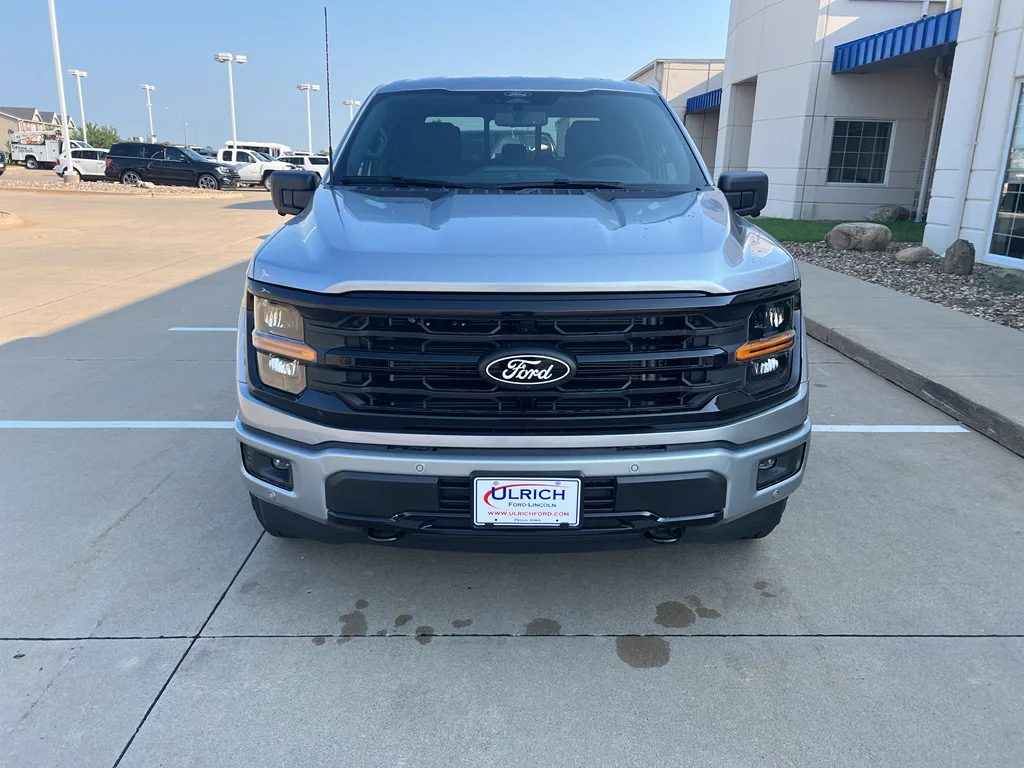 New 2026 Iconic Silver Metallic Ford XLT image 3