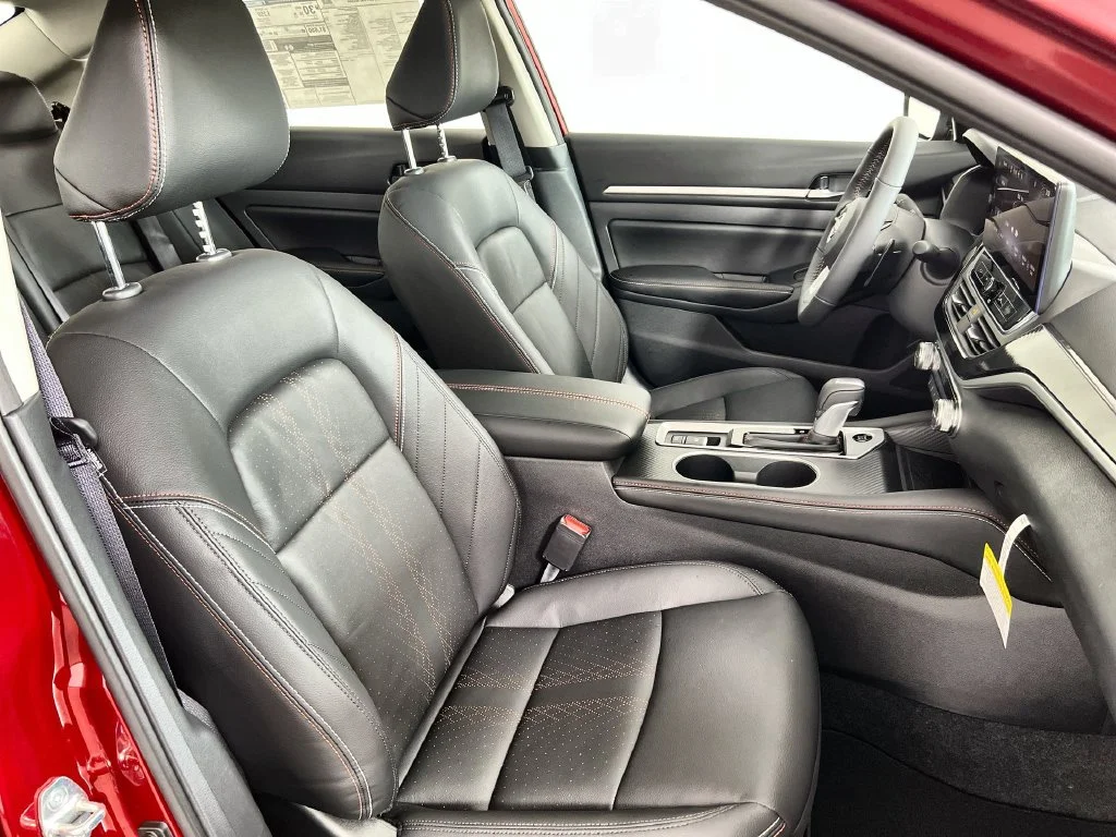 New 2026 Scarlet Ember Tintcoat Nissan SR image 25