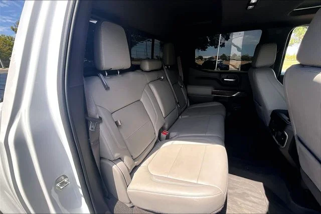 Used 2021 White Frost GMC SLT image 27