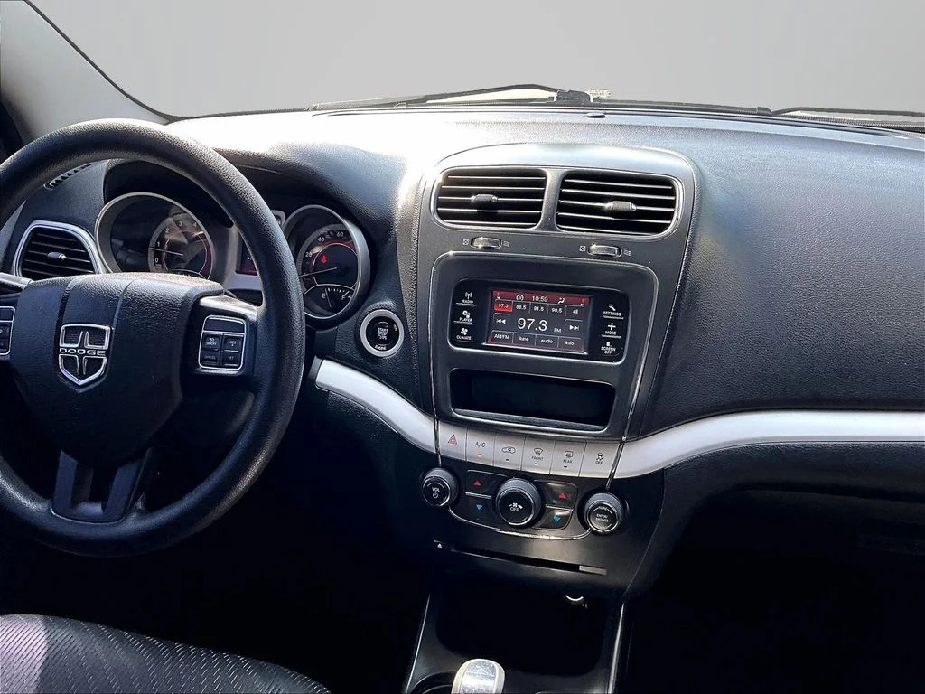 Used 2013 Silver Dodge SE image 7