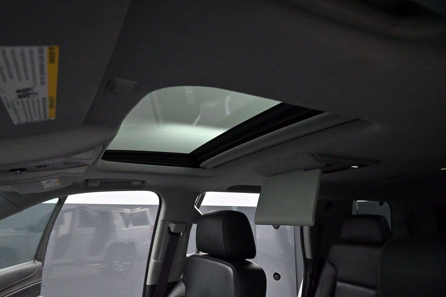 Used 2015 SUMMIT WHITE Chevrolet LTZ image 31
