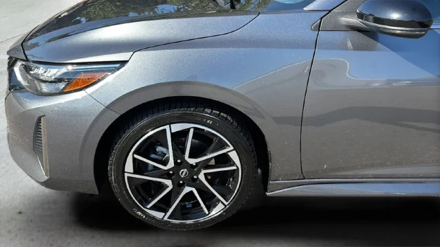 Used 2025 Gray Nissan SR image 35