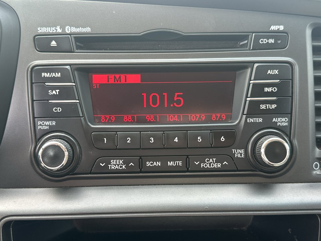 Used 2013 Ebony Black Kia LX image 21