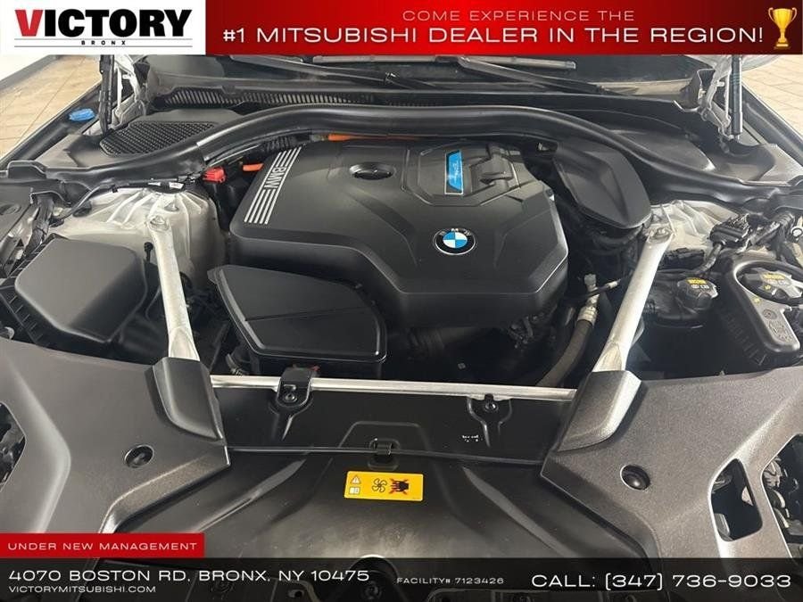 Used 2022 White BMW 530e iPerformance image 35