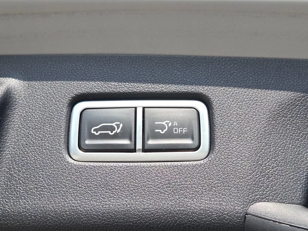 Used 2025 Wolf Gray Kia X-Line SX image 31