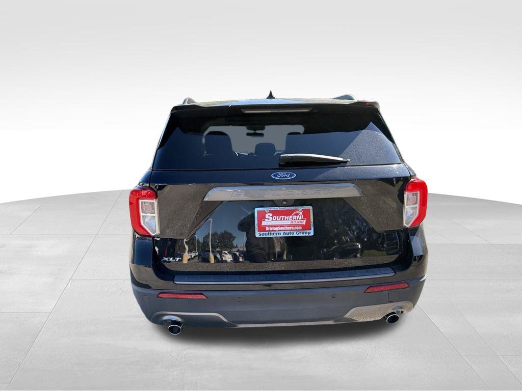 Used 2022 Black Ford XLT image 4