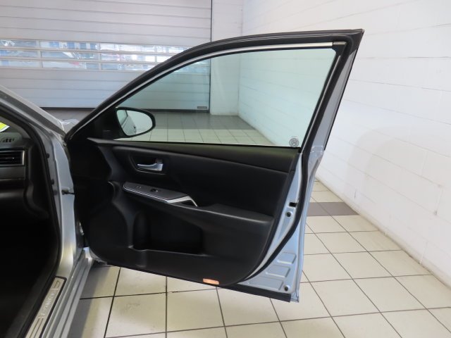 Used 2016 Silver Toyota LE image 24