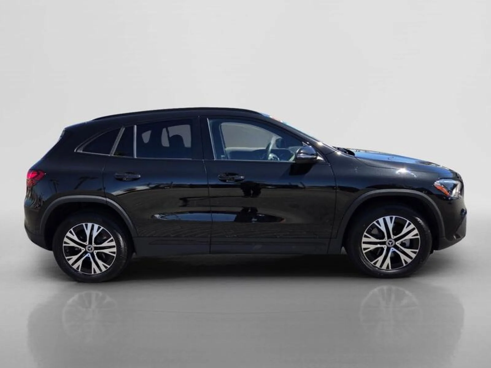 Used 2026 Cosmos Black Metallic Mercedes-Benz GLA 250 image 6