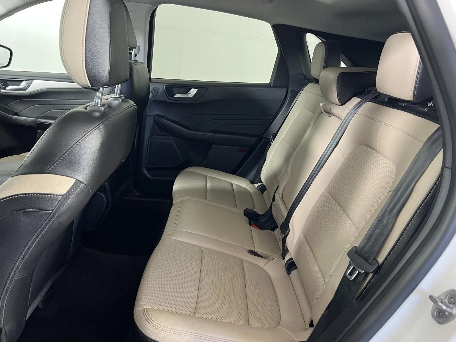 Used 2022 Star White Metallic Tri-Coat Ford SEL image 27