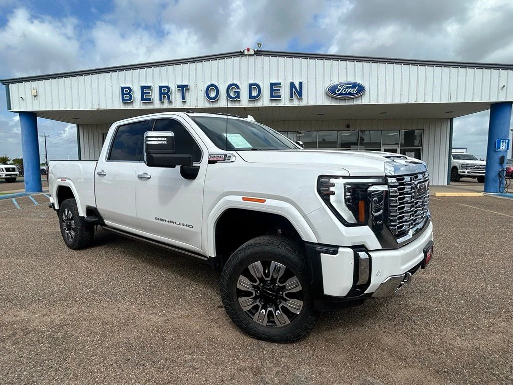 Used 2024 White GMC Denali image 1