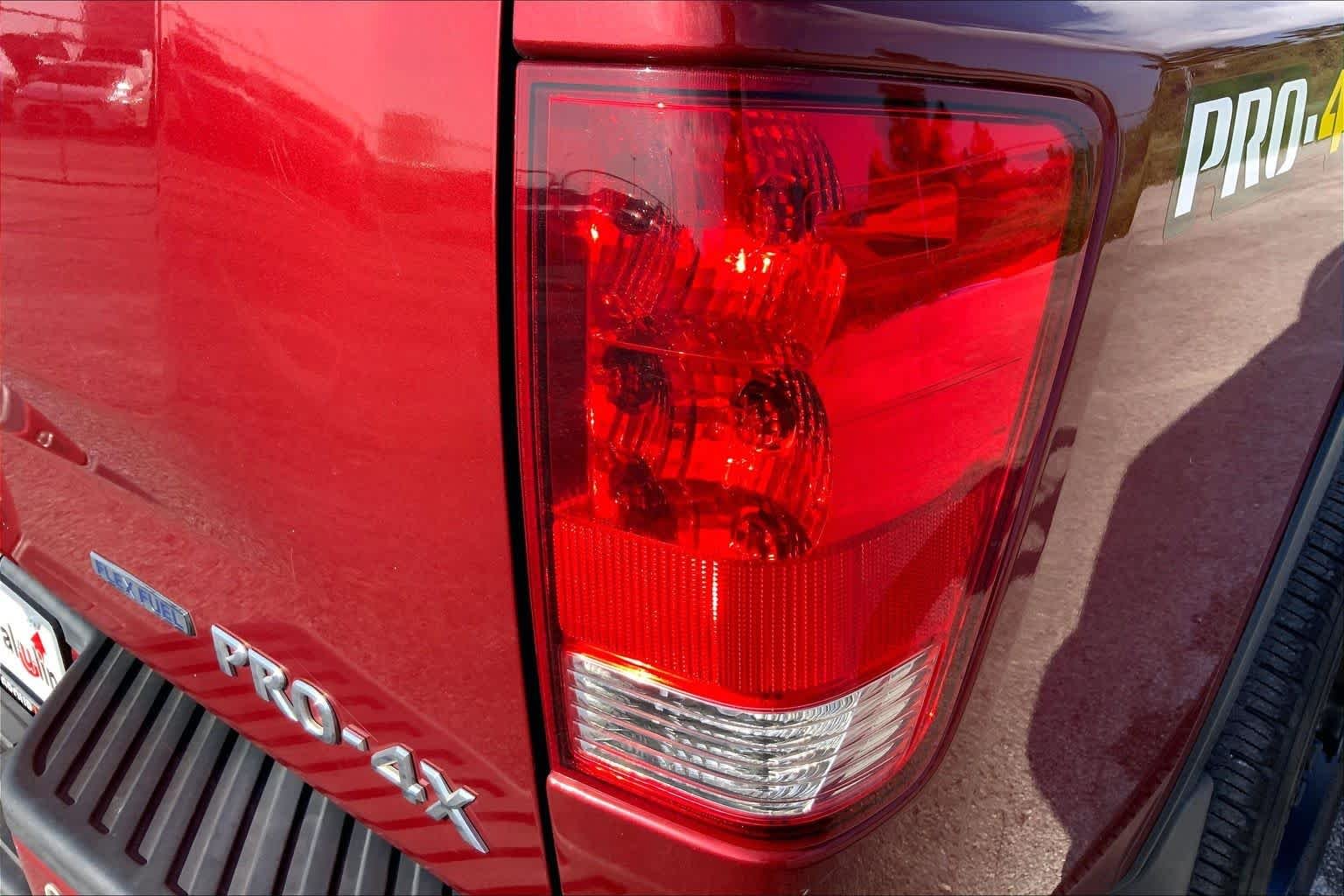 Used 2015 Cayenne Red Nissan PRO-4X image 30
