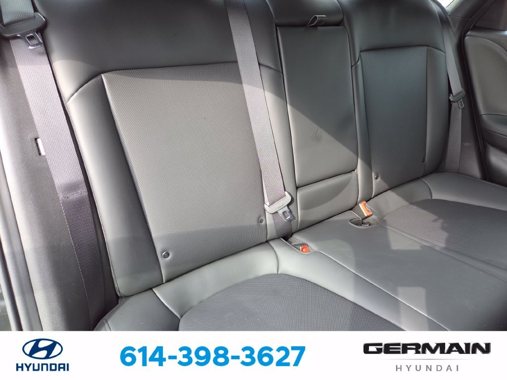 Used 2023 Green Hyundai SEL image 19