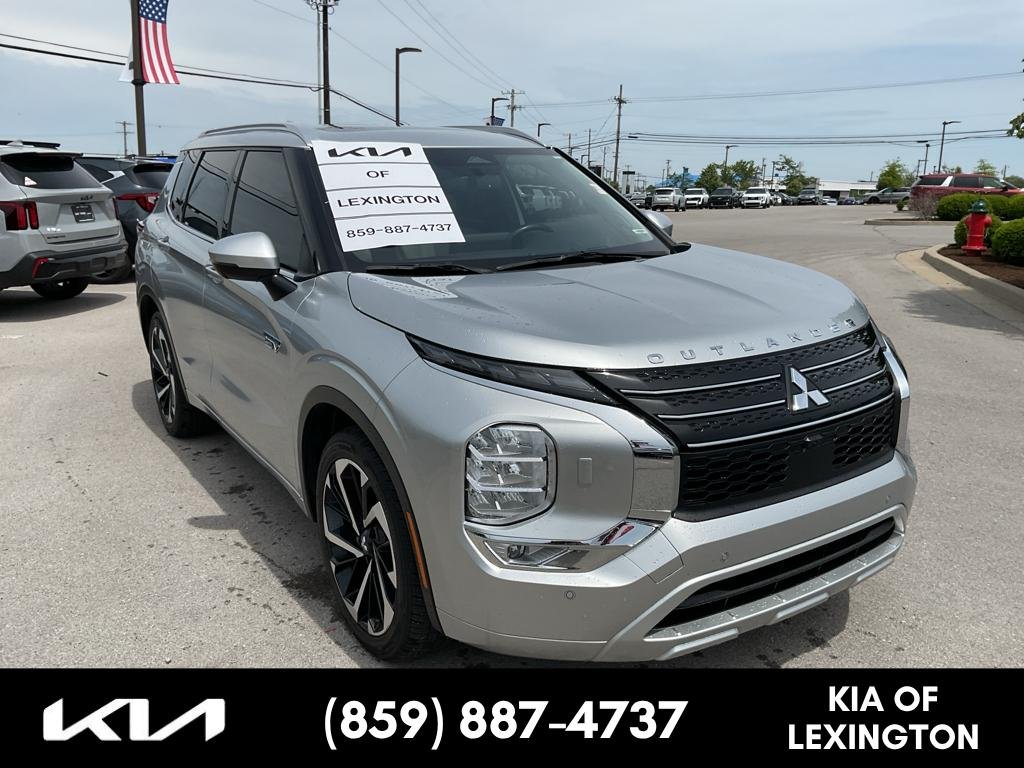 2023 Mitsubishi Outlander Plug-in Hybrid SEL S-AWC's photo