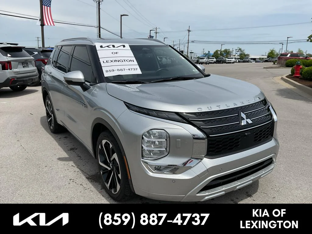 2023 Mitsubishi Outlander Plug-in Hybrid SEL S-AWC's photo