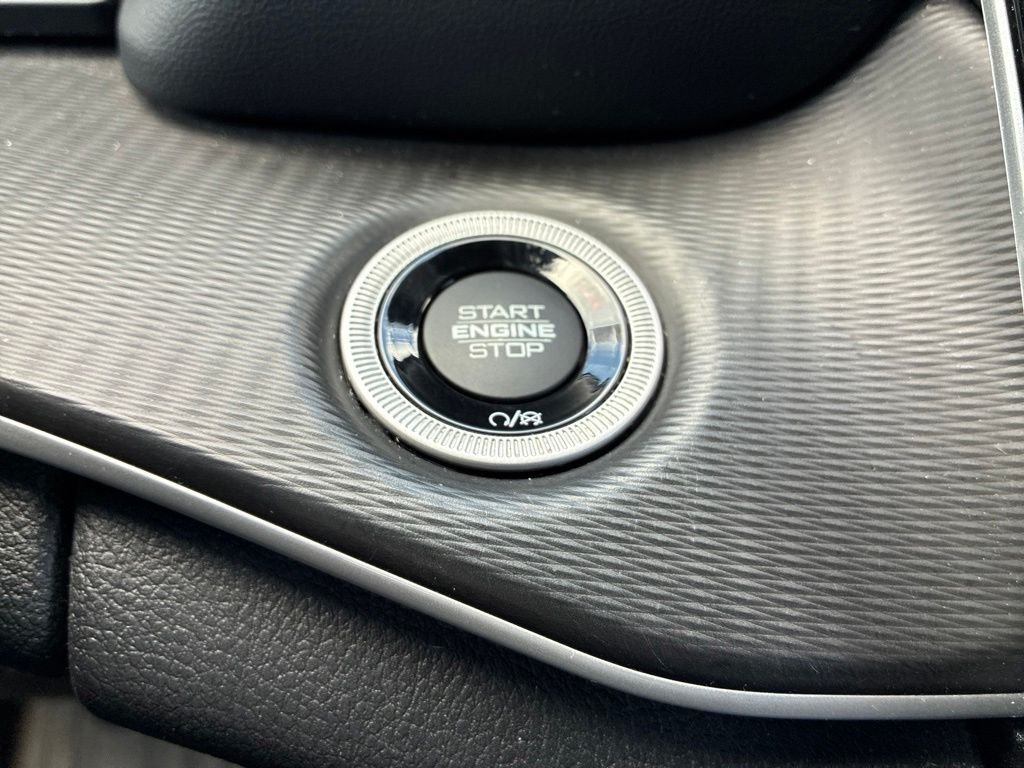 Used 2024 Red Jeep Altitude image 18