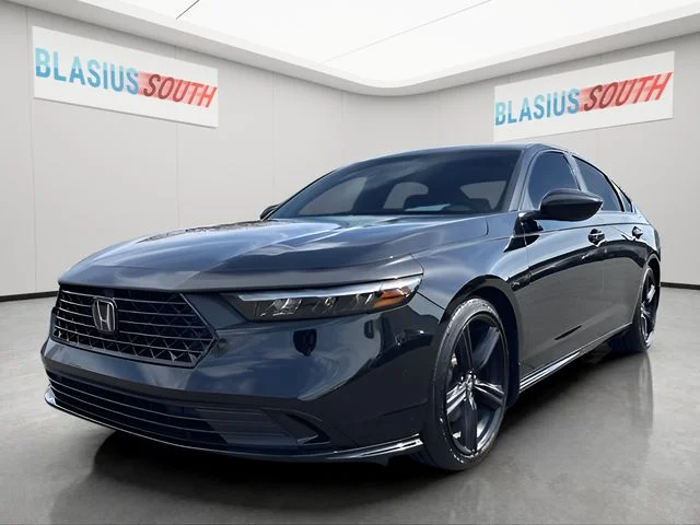 Used 2025  Honda Sport-L image 3